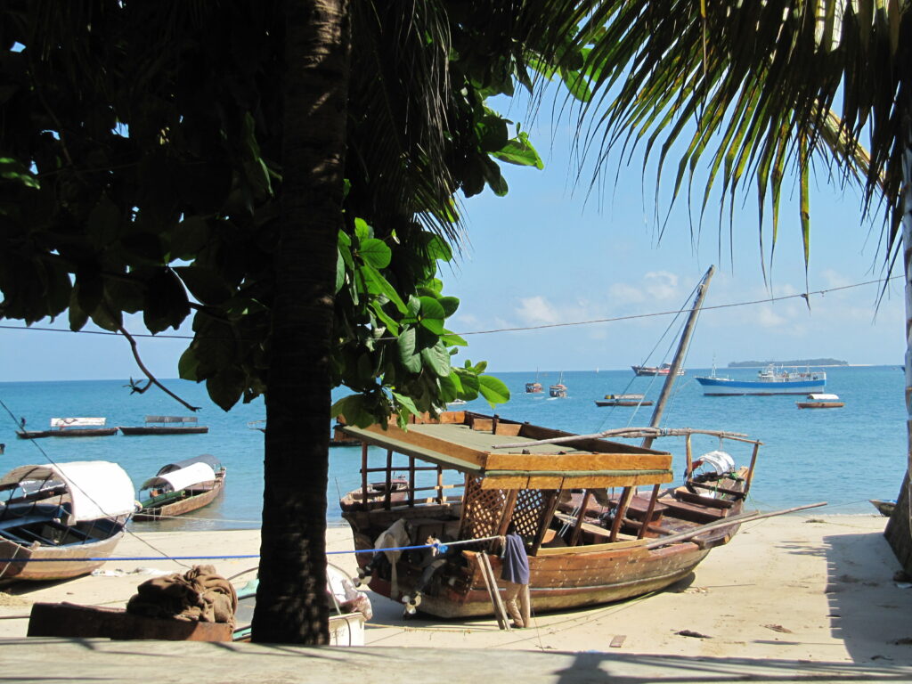 Sansibar Stone Town Fischerboote am Strand