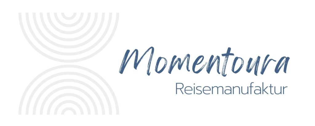 Momentoura Logo